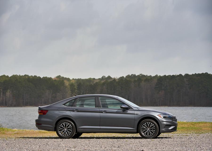  Volkswagen Jetta SEL 2018 года  (NA) (фото 13 из 16)